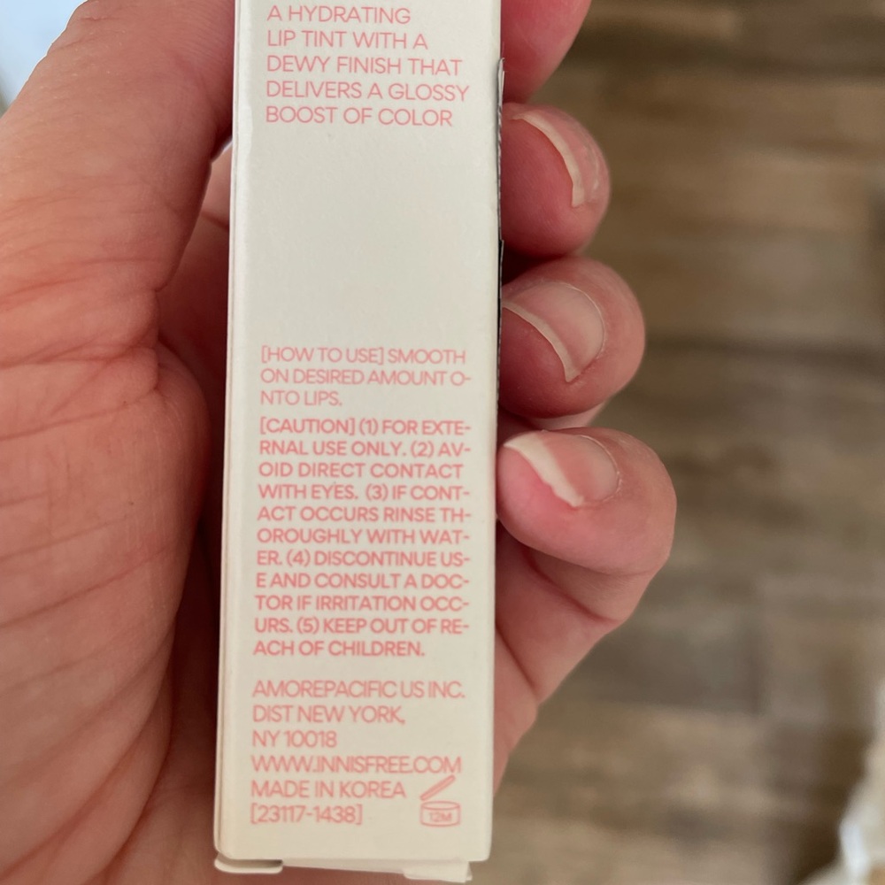 NEW Innisfree Dewy Tint Lip Balm - Picture 6 of 6